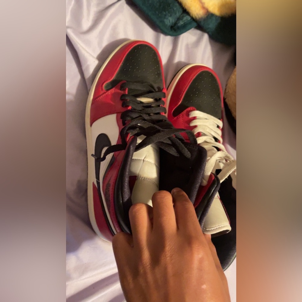 Jordan 1 Mid Chicago Toe